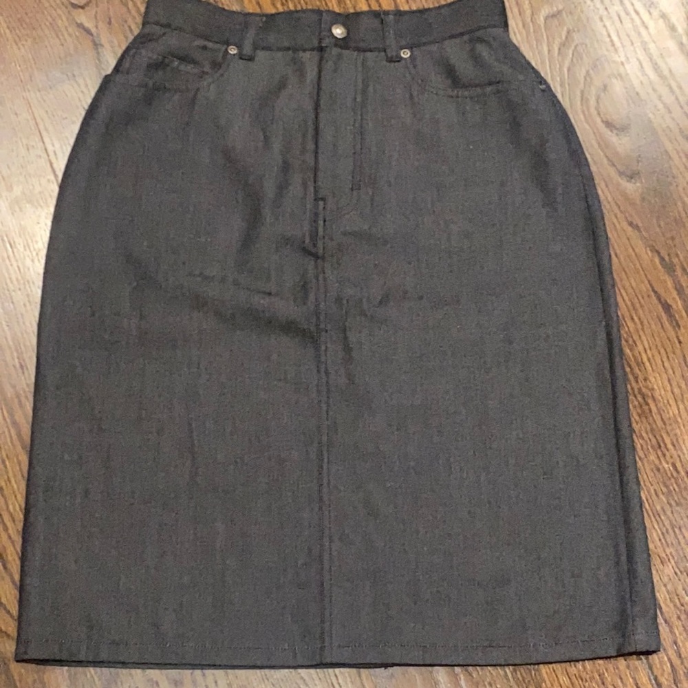 🌺 $5 Preview Collections Skirt Size 2